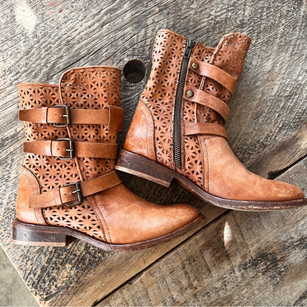 Matisse Lattice Leather Ankle Boots w/Straps, Size 6